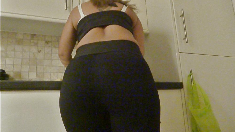25P Stunning big booty Brazilian strips, showers and gets rimmed