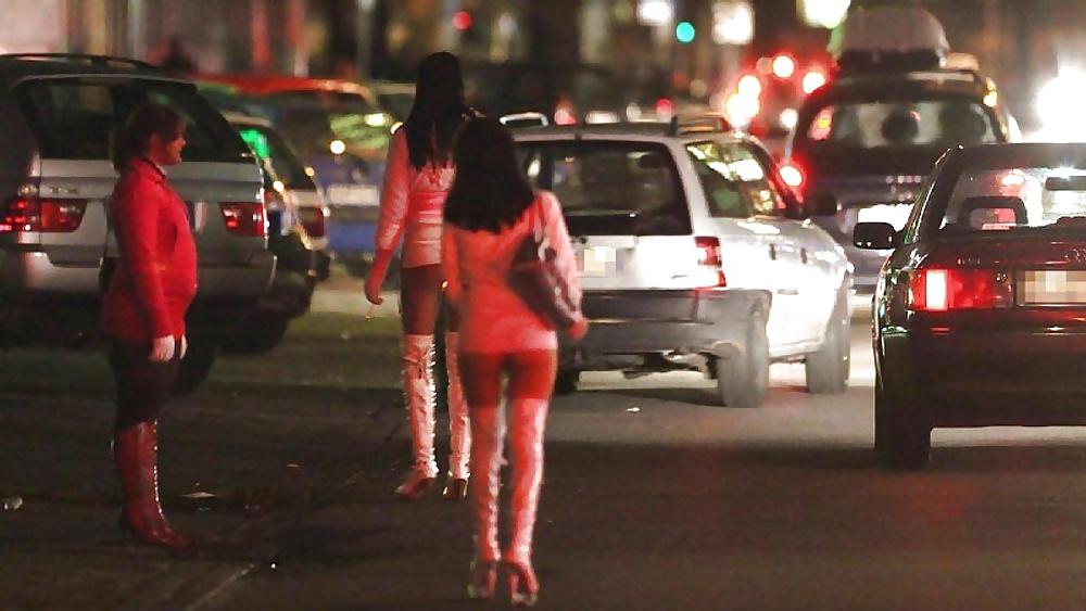 25P Street Hookers Prostitutes Escorts