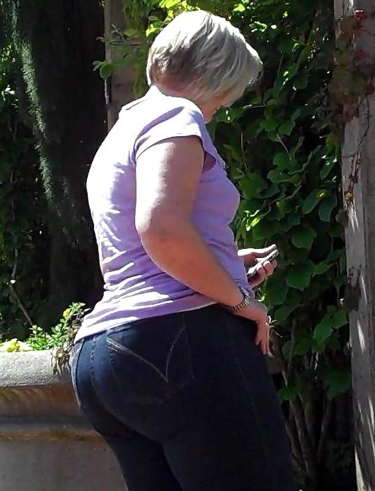 25P Candid Mature Ass - Sexy Butt - Booty Street Voyeur