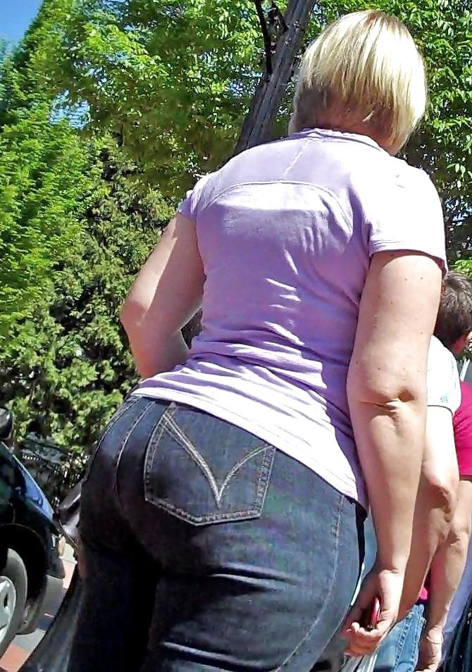 25P Candid Mature Ass - Sexy Butt - Booty Street Voyeur