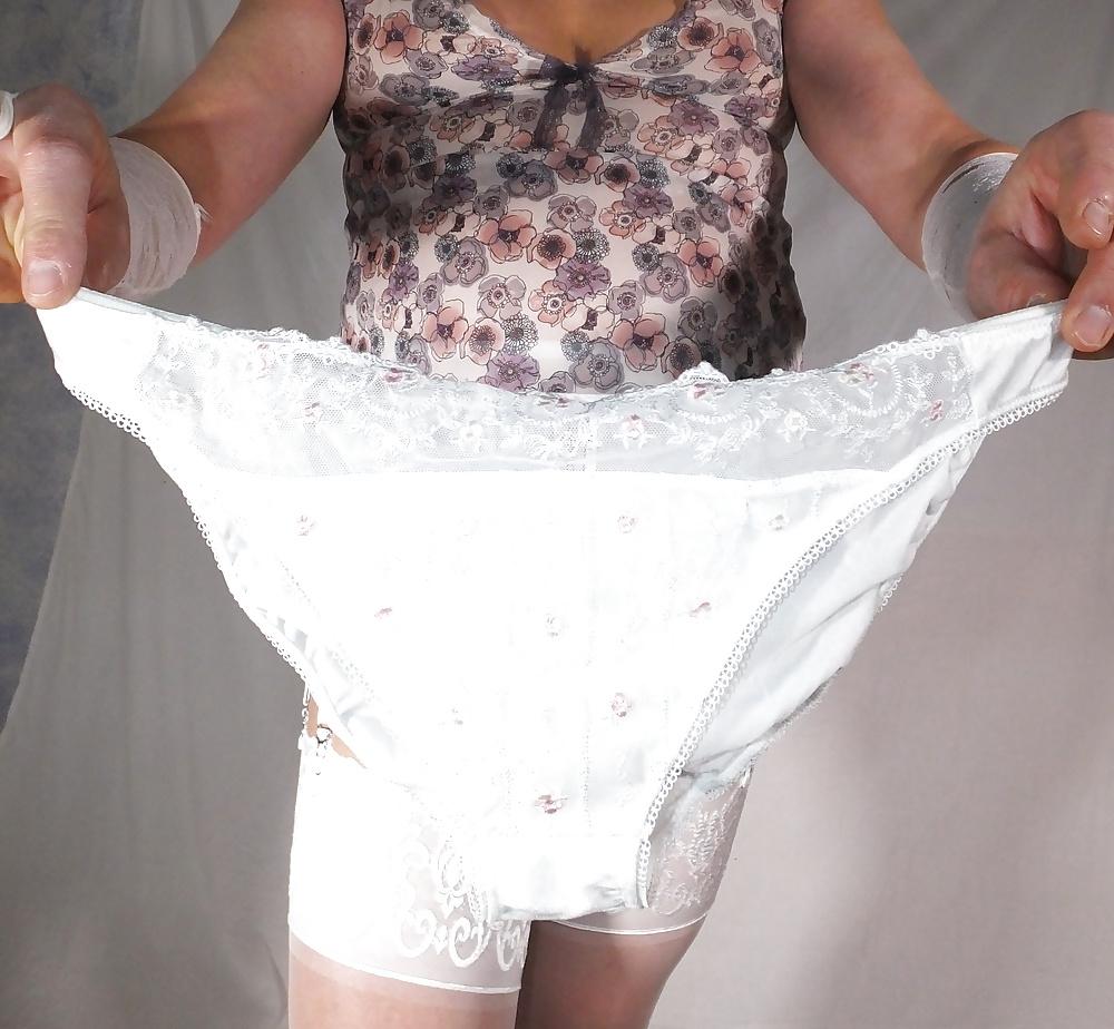 15P Shemale And Vintage Crossdresser White Panty