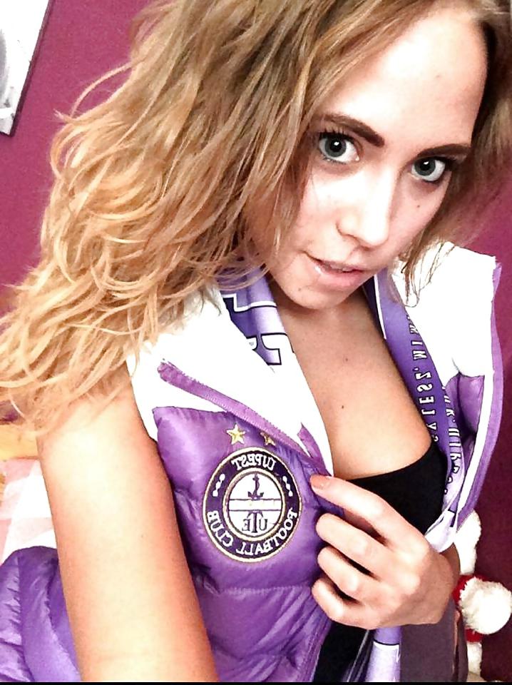 25P Football girls 