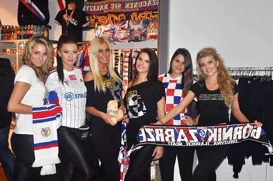 25P Football girls 