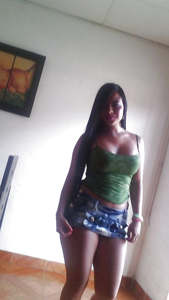 7P Latin teen thick booty