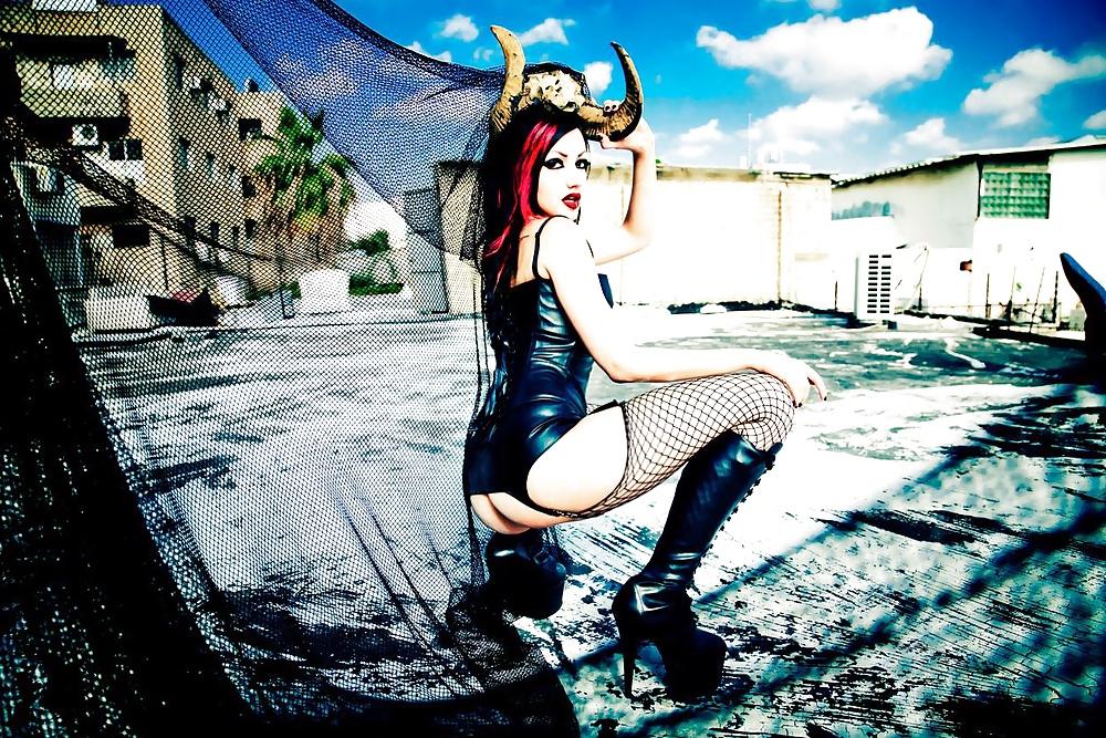 25P Dani Divine