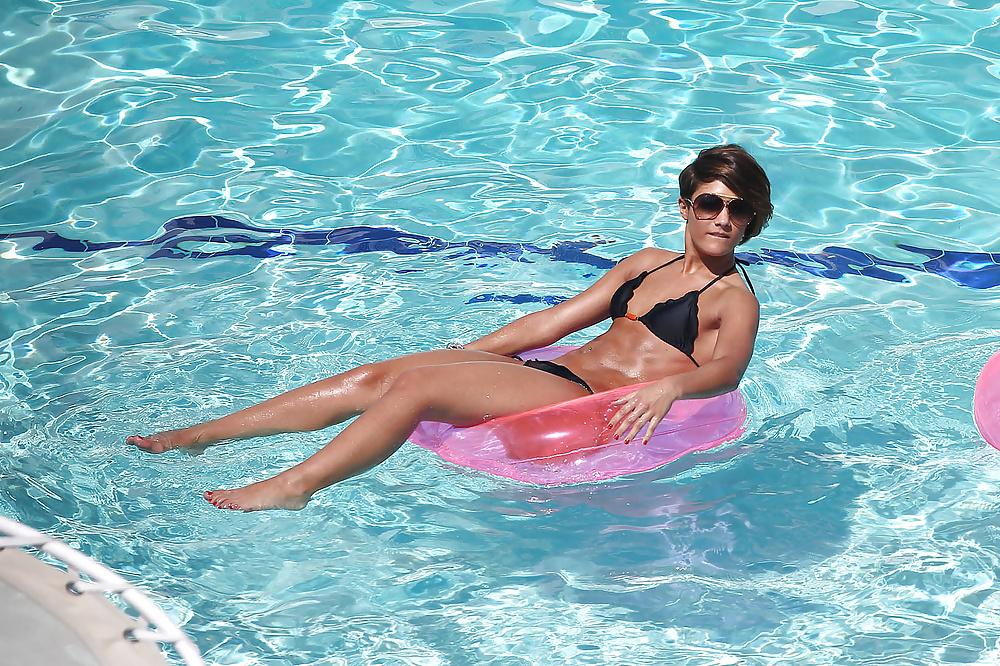 25P Celebrities Bare Feet