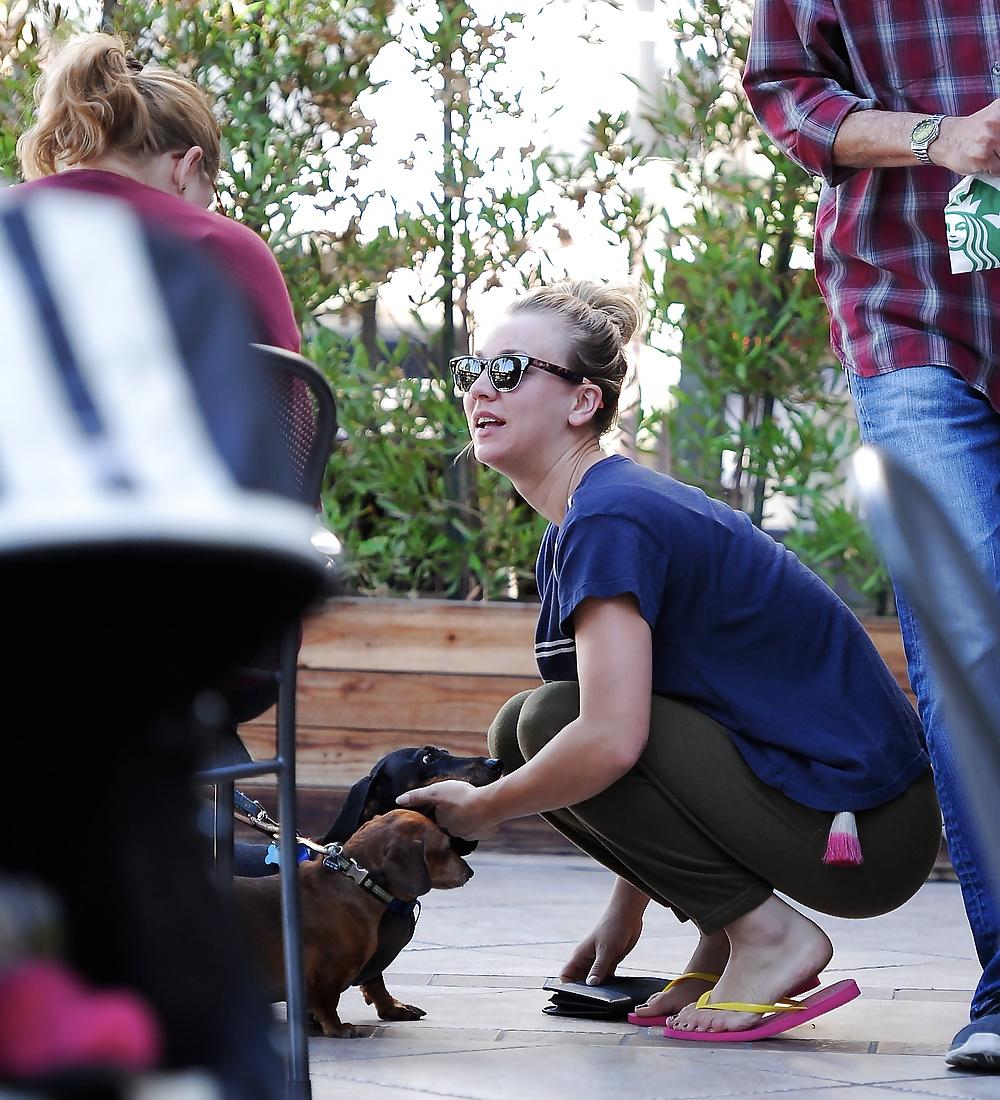 25P Celebrities Bare Feet