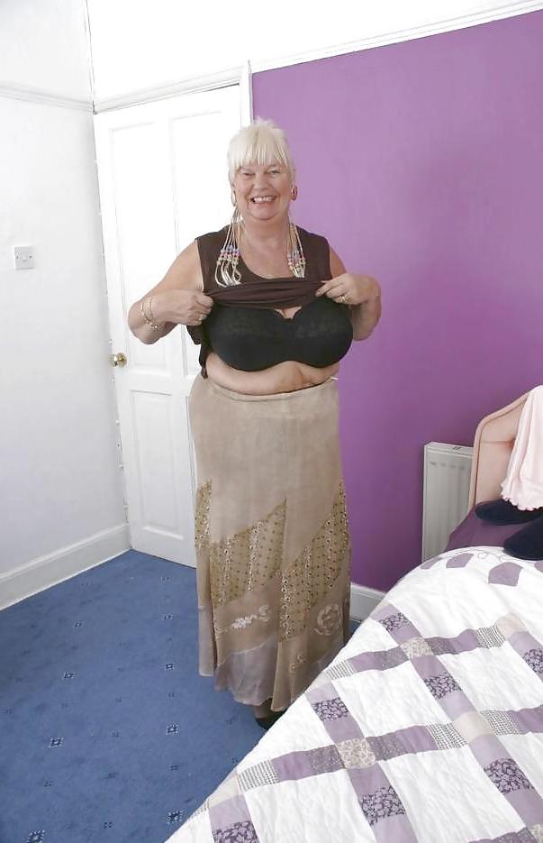 25P Granny with huge boobs