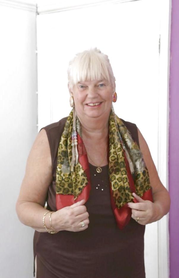 25P Granny with huge boobs