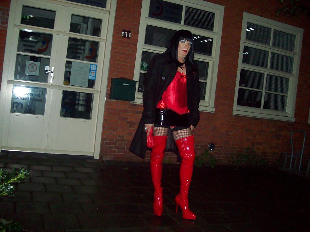 8P Transvestite street prostitutes