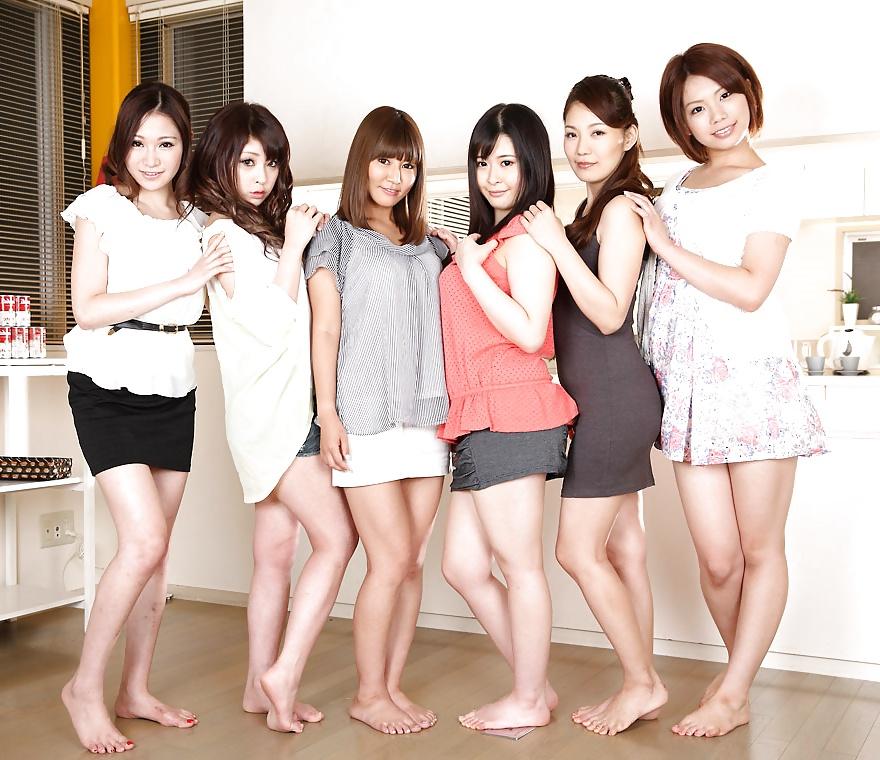 25P Erotic Japanese Girls
