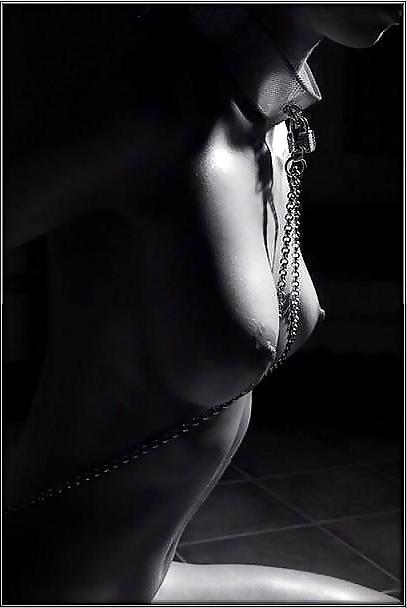 25P Black & white erotic