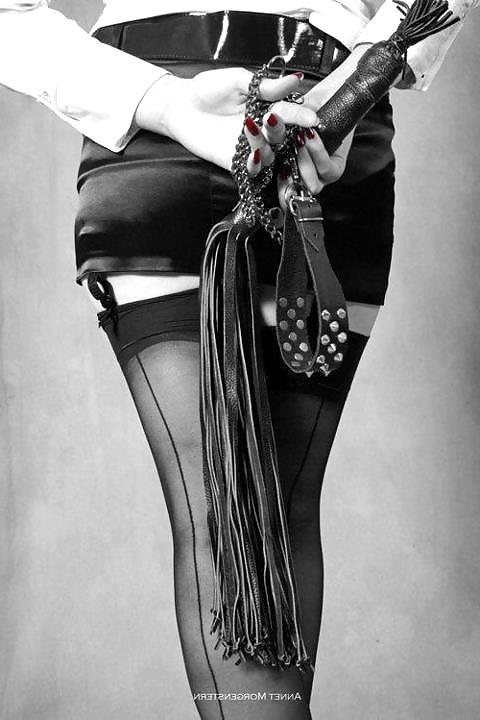 25P Black & white erotic