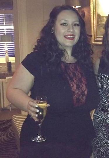 15P English Girl With XL Tits