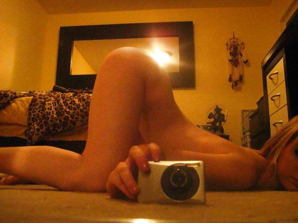 25P Amateur naked babes