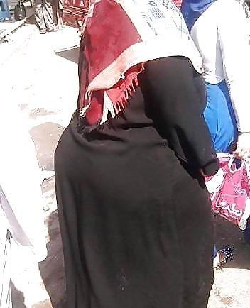 25P Candid Arab Ass - Voyeur Big Mature Butt - Street Booty