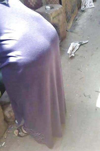 25P Candid Arab Ass - Voyeur Big Mature Butt - Street Booty