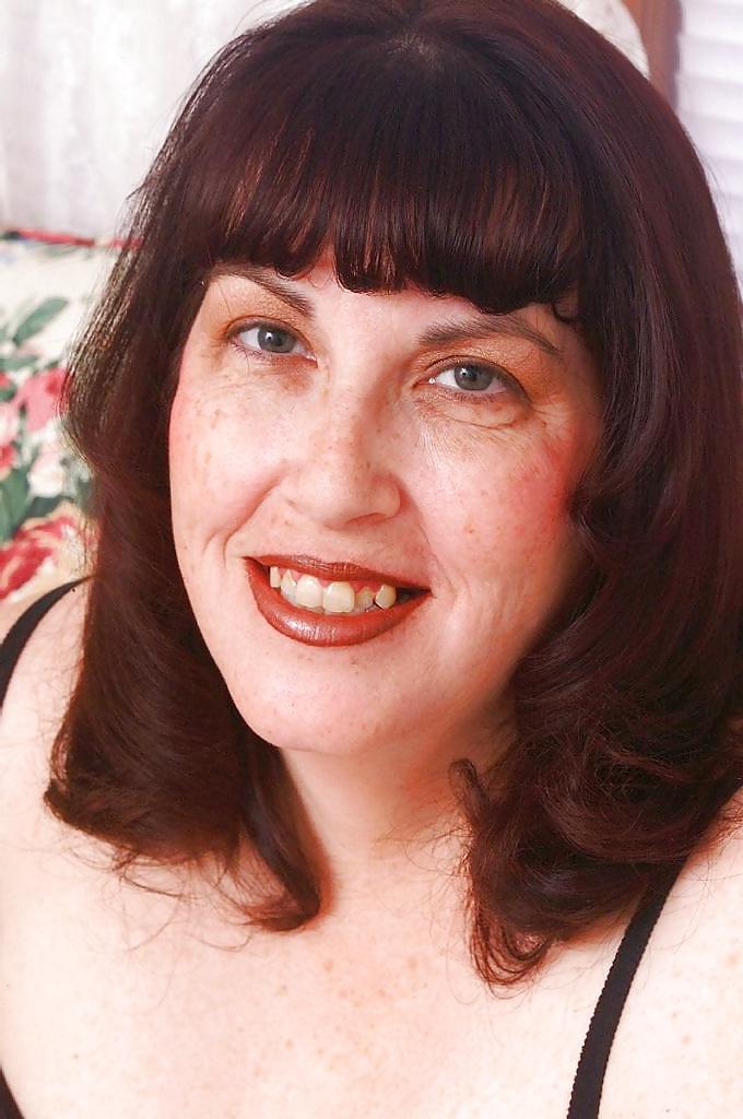 14P Sexy mature SSBBW Merrie