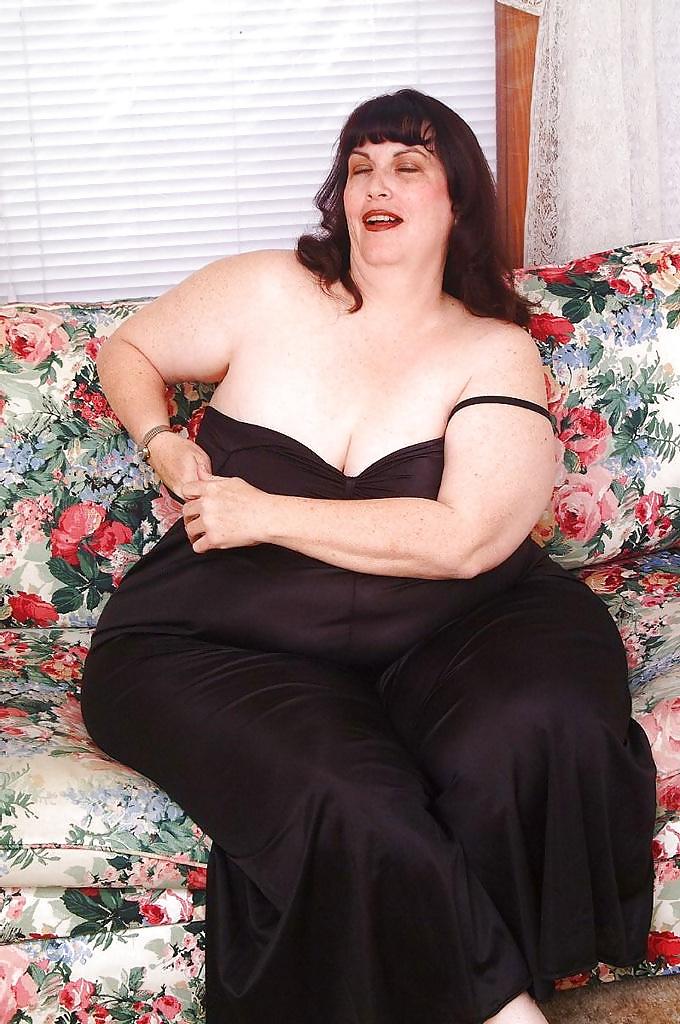 14P Sexy mature SSBBW Merrie