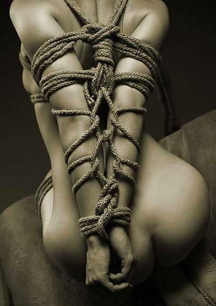 20P Ropes, Chains, Ink and Piercings