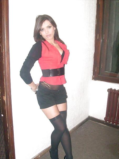 25P Stockings, lingerie, heels ... & cats 39