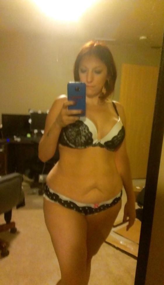 25P Plump girls show us their curves