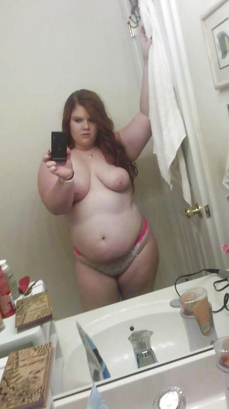 25P Plump girls show us their curves
