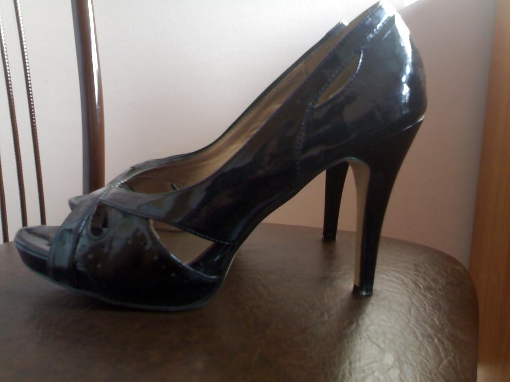 11P Fuck and cum on boss heels