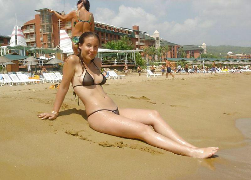 25P Amateur Teens on the Beach 2
