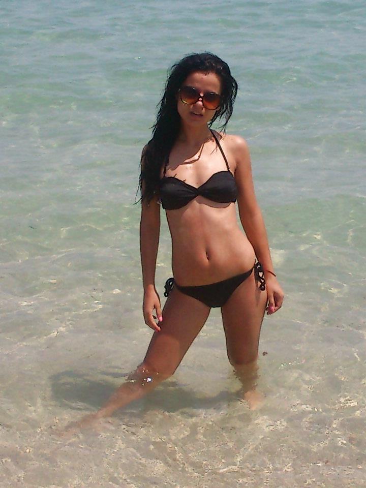 25P Amateur Teens on the Beach 2