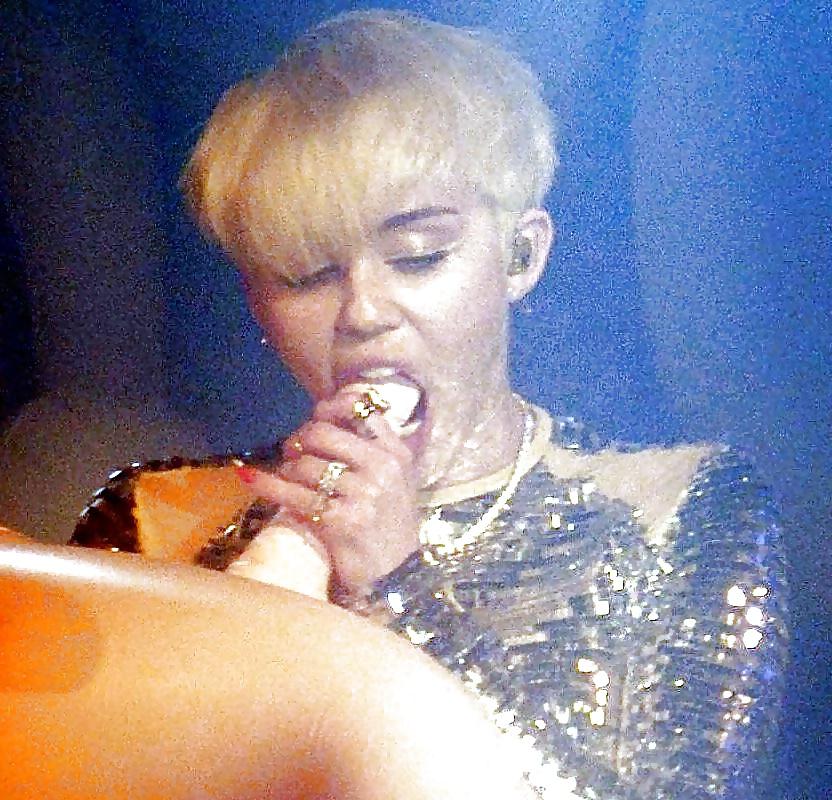 25P Miley cyrus