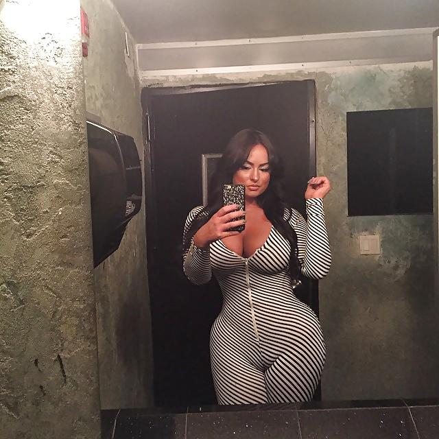 25P BIG Sexy BOOTY