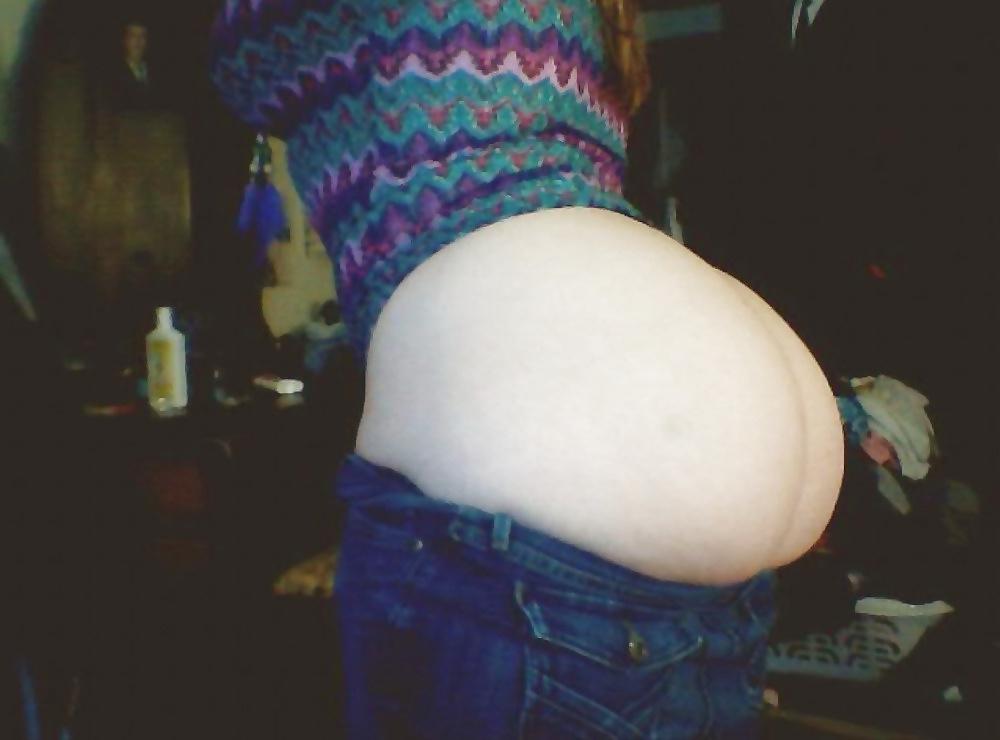 15P Thick Amateur With Big Ass