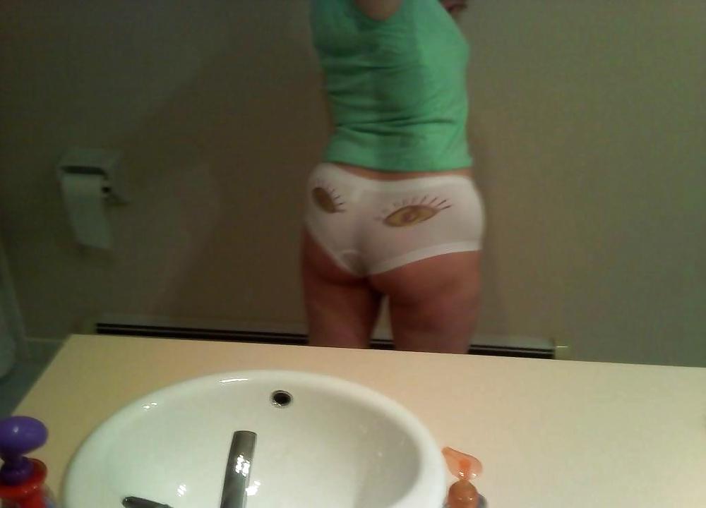 19P Meg! Wild chick who shows off her booty!