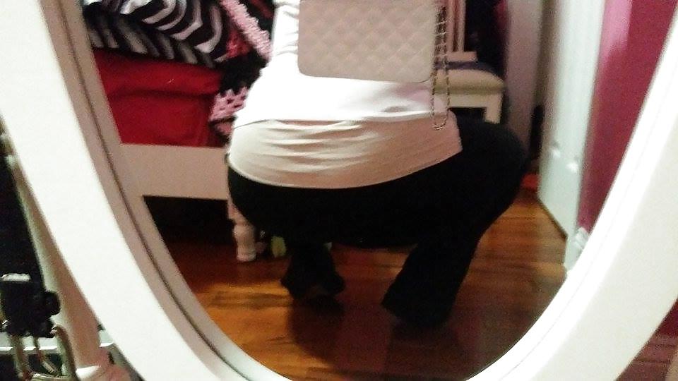 19P Meg! Wild chick who shows off her booty!