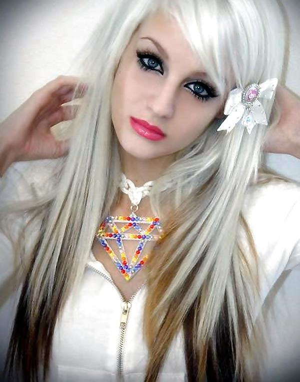 25P Moshe Loves Emo Girls With Beautiful Eyes