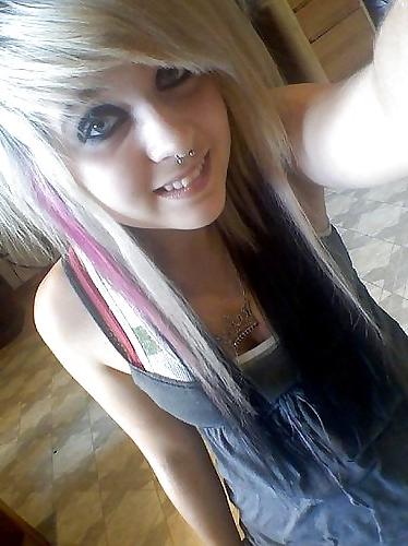 25P Moshe Loves Emo Girls With Beautiful Eyes