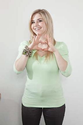 24P Geile Schlagerschlampe Beatrice Egli