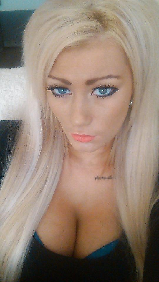 25P Hot Milf Stripper selfies