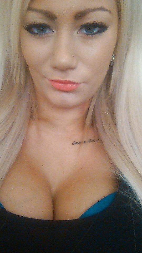 25P Hot Milf Stripper selfies