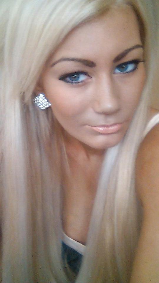 25P Hot Milf Stripper selfies
