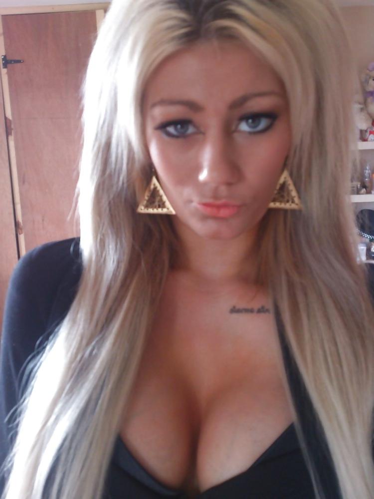 25P Hot Milf Stripper selfies
