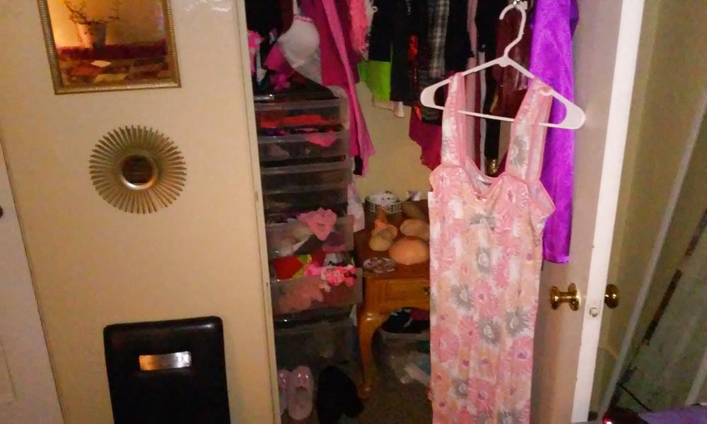 20P Lisa's closet and other Crossdressing fun