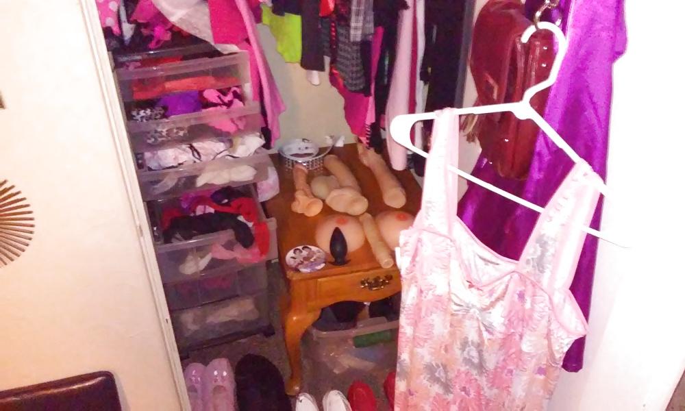 20P Lisa's closet and other Crossdressing fun