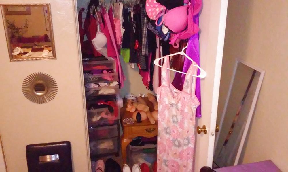 20P Lisa's closet and other Crossdressing fun