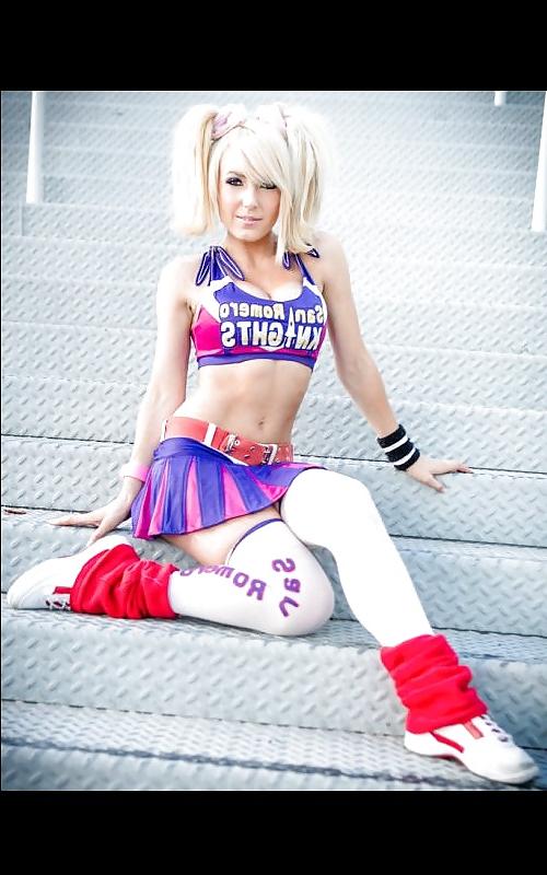 25P Jessica Nigri...Do you think her hacked pics real or fake?