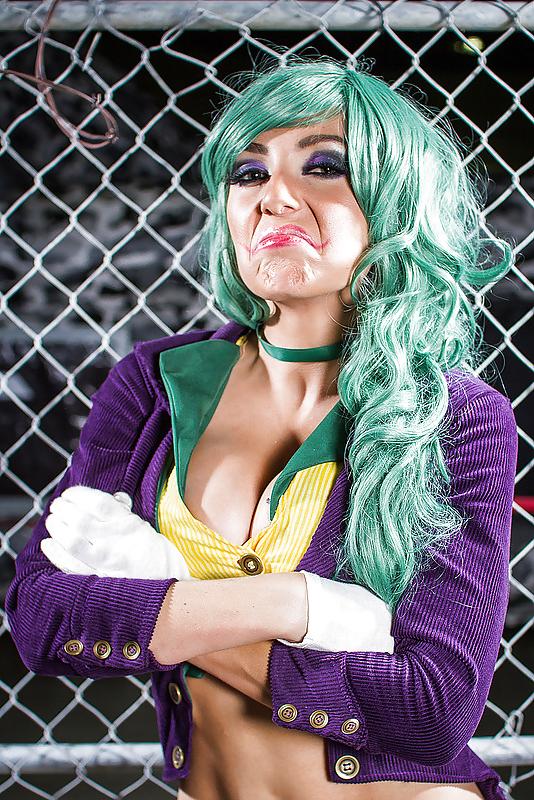 25P Jessica Nigri...Do you think her hacked pics real or fake?