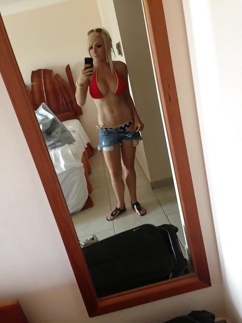25P Jessica Nigri...Do you think her hacked pics real or fake?