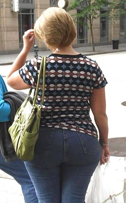 25P Candid Mom Big Butt - Street Voyeur  Booty 