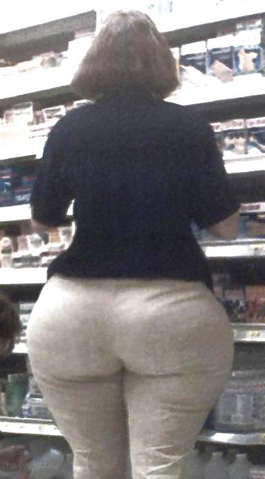 25P Candid Mom Big Butt - Street Voyeur  Booty 
